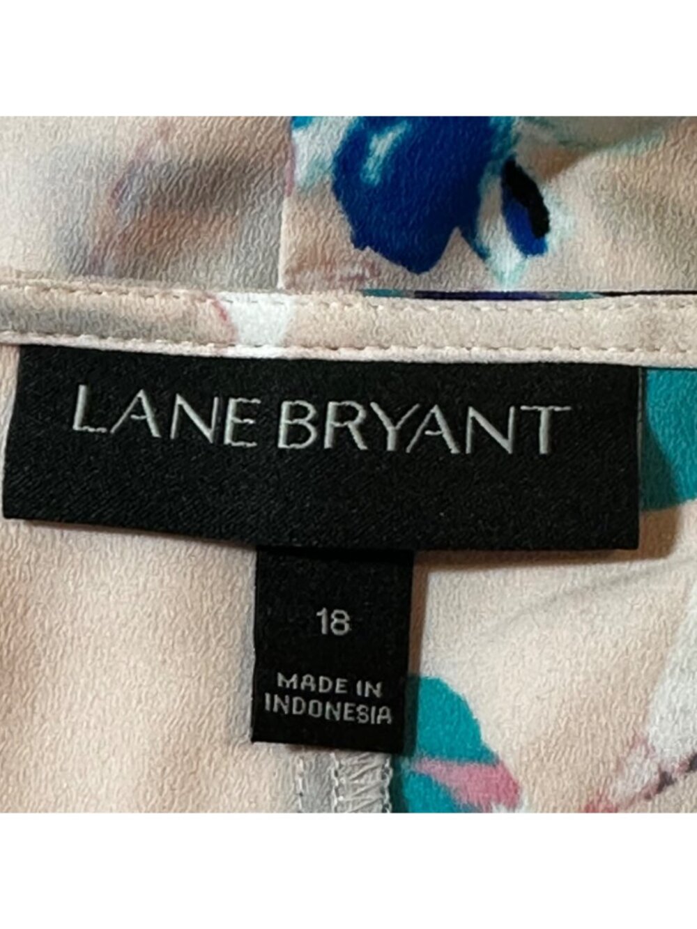 Lane Bryant Women's BOHO Pink Floral Blouse SZ 18 Short Sleeve Flounce V-Neck - Picture 4 of 10